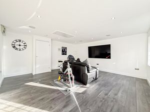 Photo 32- click for photo gallery